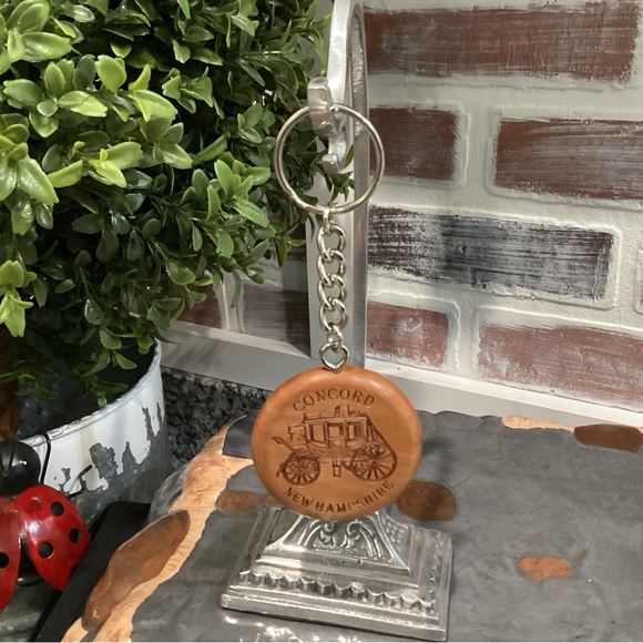 Vintage - Solid Wood & Metal - Lazer Carved - Concord New Hampshire Key Chain - Picture 2 of 8